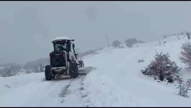 Elazığ'da 407 köy yolunda çalışmalar sürüyor