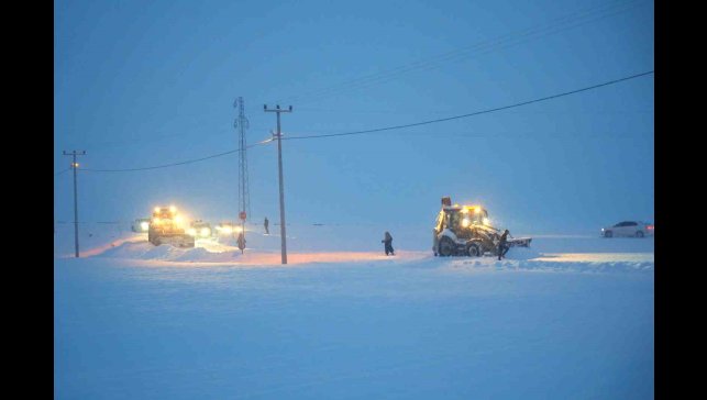 Muş'ta yoğun kar yağışı: 368 köy yolu ulaşıma kapandı