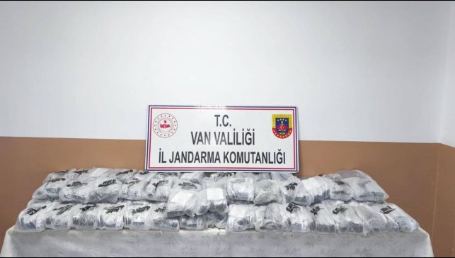 Van'da gümrük kaçağı malzeme ele geçirildi