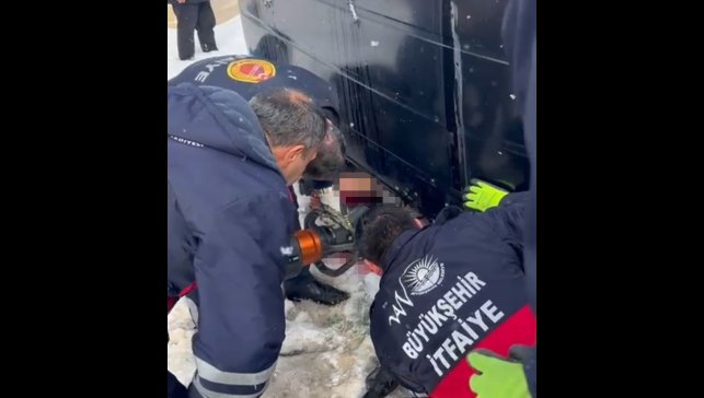 Van'da trafik kazası: 1 ölü, 3 yaralı