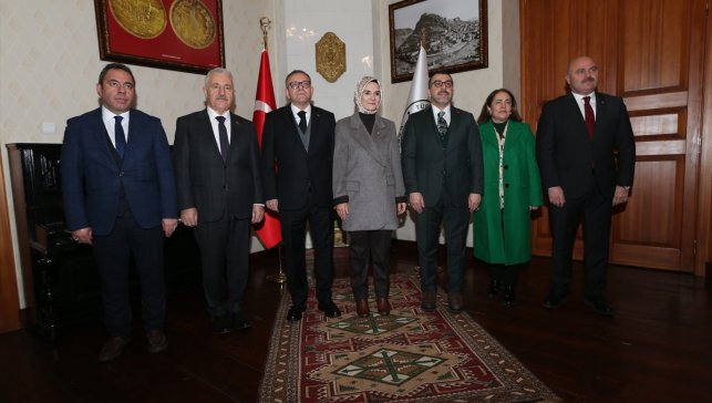 Aile ve Sosyal Hizmetler Bakanı Göktaş, Kars'ta ziyaretlerde bulundu