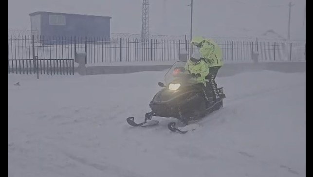 Yoğun kar ve buzlanmaya karşı Bitlis'te kar motorlu önlem