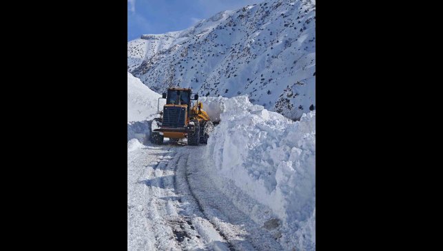 Van-Çatak karayolu ulaşıma açılmaya çalışılıyor