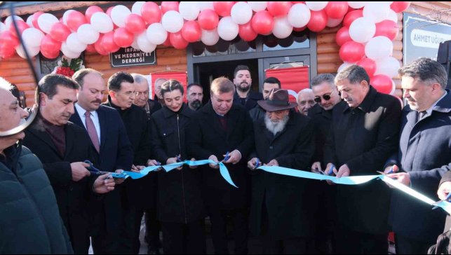 Ahmet Uğurlu Dede Zakirlik ve İrfan Ocağı Erzincan'da açıldı