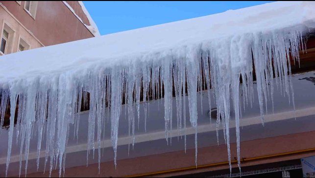 Bitlis'te kışa karşı geceli gündüzlü mücadele