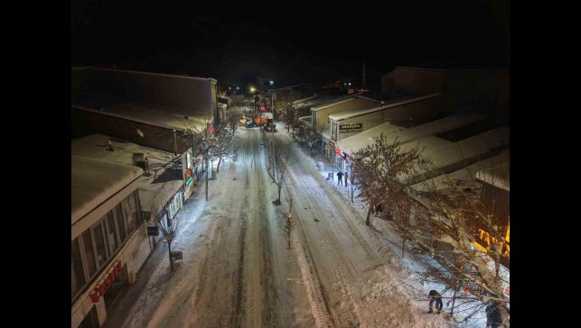 Patnos'ta karla mücadele aralıksız sürüyor
