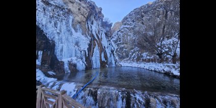 Malatya'da Gürpınar Şelalesi buz tuttu