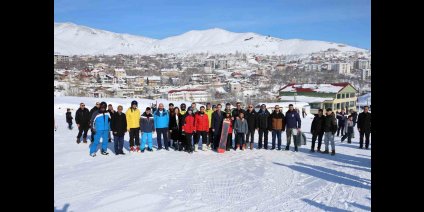 Vali Ahmet Karakaya, kayak il birinciliği müsabakalarında sporcularla buluştu