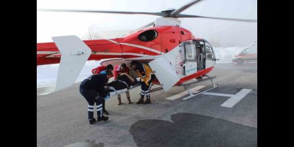 Yaşlı hasta hava ambulansı ile hastaneye yetiştirildi