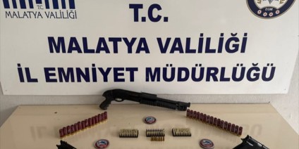 Malatya'da 6 ruhsatsız silah ele geçirildi, 2 şüpheli yakalandı
