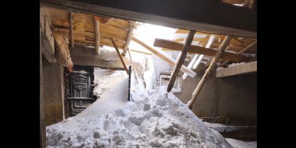 Yüksekova'da çığ yaraları sarılıyor: