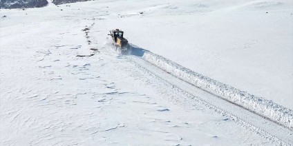Batman, Şırnak ve Bingöl'de kardan dolayı 67 yerleşim yerinin yolu ulaşıma kapandı