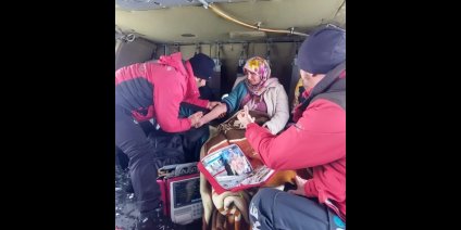 Bahçesaray'da hamile kadın helikopterle hastaneye ulaştırıldı