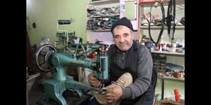 Kış geldi, ayakkabı tamircilerinin işleri açıldı