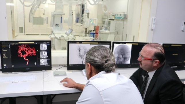 Atatürk Üniversitesi yeni nesil anjiyografi cihazıyla inme hastalarına hızlı müdahale edecek