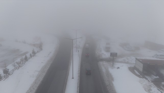 Van ve Bitlis'te 33 yerleşim yerine ulaşım sağlanamıyor