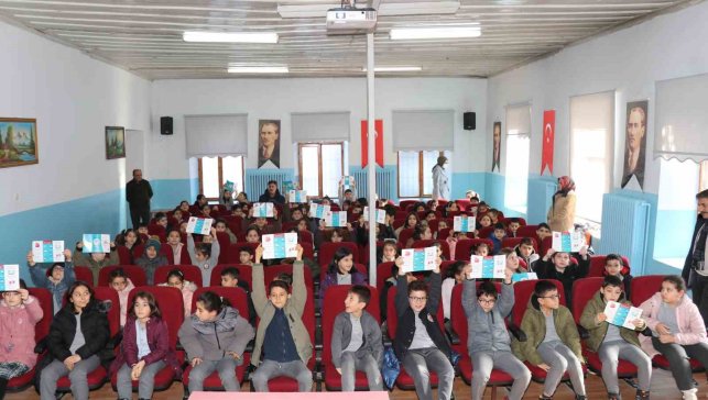 Oltu'da öğrencilere verem bilgilendirmesi