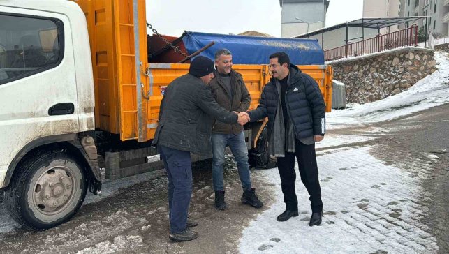 Başkan Taşkın, karla mücadele çalışmalarını sahada inceledi