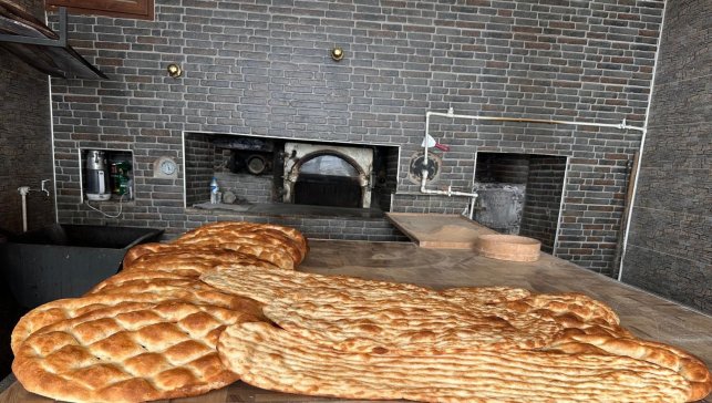 Karayazı'da yeni lavaş ve tandır ekmek fırını hizmete açıldı