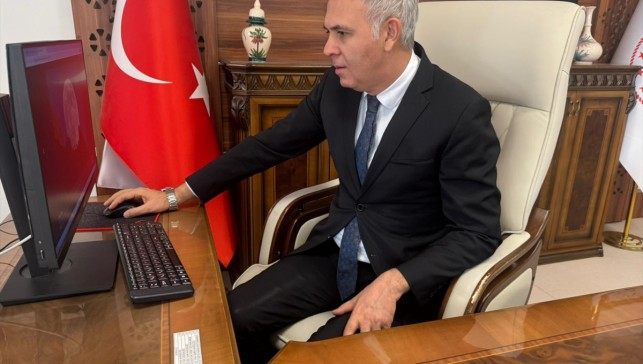 Yüksekova Kaymakamı Akın, AA'nın Yılın Kareleri oylamasına katıldı