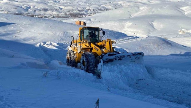 Bingöl'de 161 köy yolu ulaşıma kapandı
