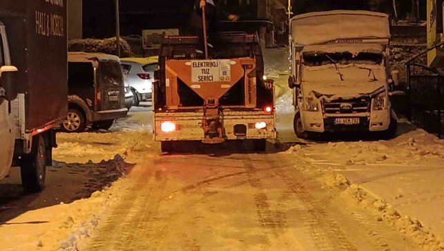 Battalgazi'de gece boyu kar mesaisi