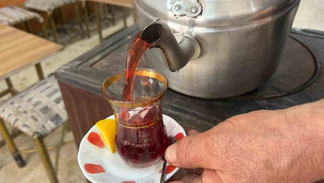 Van'da soba üzerinde demlenen kış çayları ilgi görüyor
