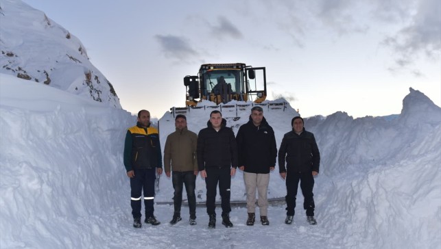Van, Bitlis, Muş ve Hakkari'de 225 yerleşim yerine ulaşım sağlanamıyor