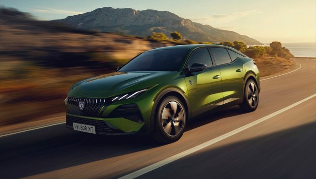 Peugeot yenilenen Peugeot 408 modelini tanıttı