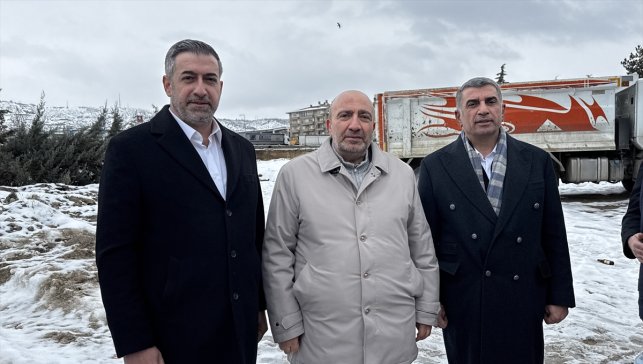 Elazığ'da üç siyasi partinin milletvekilleri kente eski hastanenin yerine hastane yapılmasını talep etti