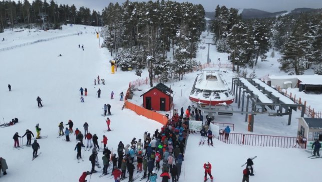 Sarıkamış'ta "Kristal" heyecan: Kayak sezonu zirve yapıyor