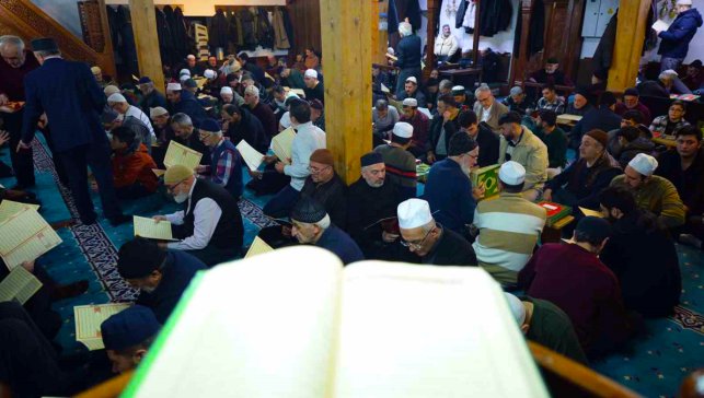 Erzurum’da asırlık 1001 Hatim geleneği: Şehir genelinde okunan hatimler dua ile tamamlanacak