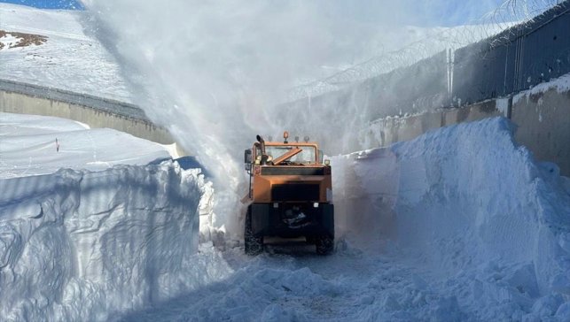 Van, Hakkari, Bitlis ve Muş'ta 111 yerleşim yerine ulaşım sağlanamıyor