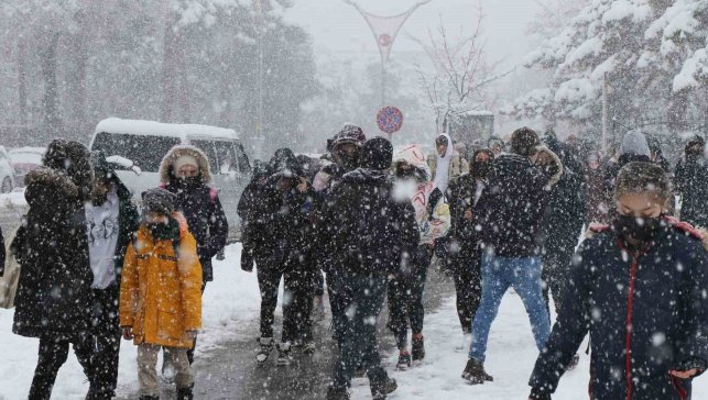 Çayırlı ve Kemah ilçelerinde eğitime bir gün ara verildi
