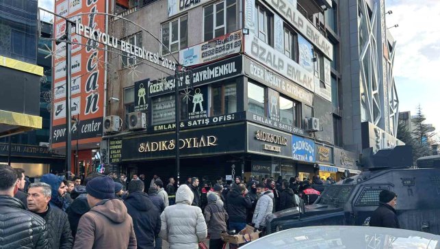 Van'da kuyumcunun altın ve paralarla kayıplara karıştı iddiası