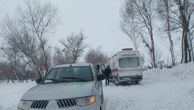 Karlı yollar aşıldı, kalp hastası muhtar için ekipler seferber oldu
