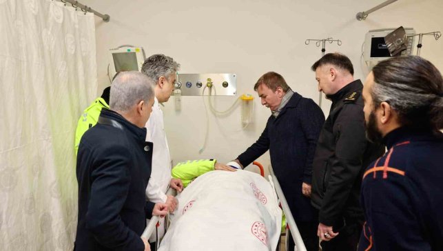 Vali Aydoğdu'dan yaralı polis memurlarına hastane ziyareti