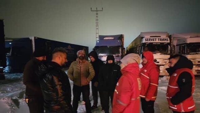 Kars Türk Kızılayı'ndan "İç Isıtan" destek: kar ve tipi de mahsur kalanlara şefkat eli