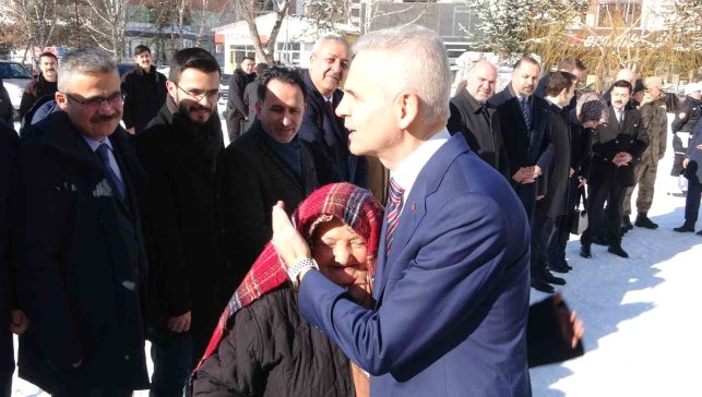 Vali Çiçekli görevine başladı