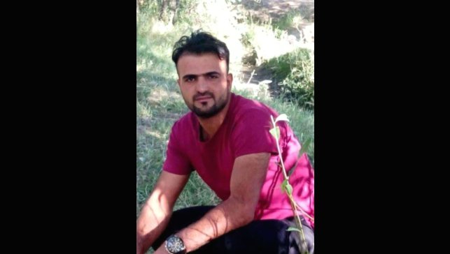 Van'da bir genç iş yerinin önündeki araçta ölü bulundu