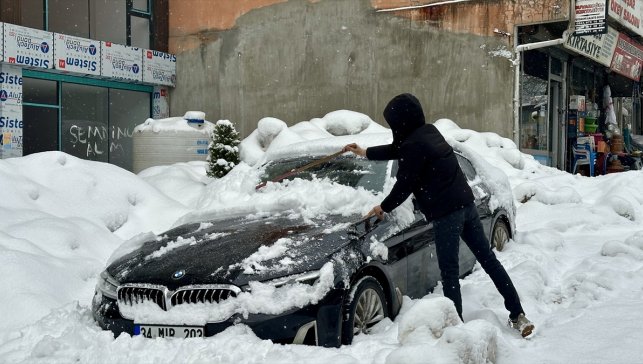 Van, Muş, Hakkari ve Bitlis'te 574 yerleşim yerine ulaşım sağlanamıyor