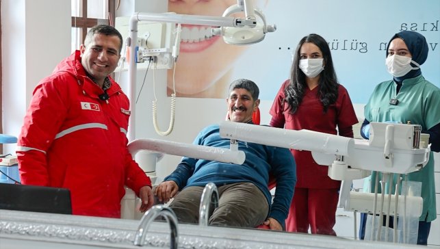 Türk Kızılay’ın desteğiyle yüzü güldü: Van’da özel gereksinimli vatandaş sağlığına kavuştu