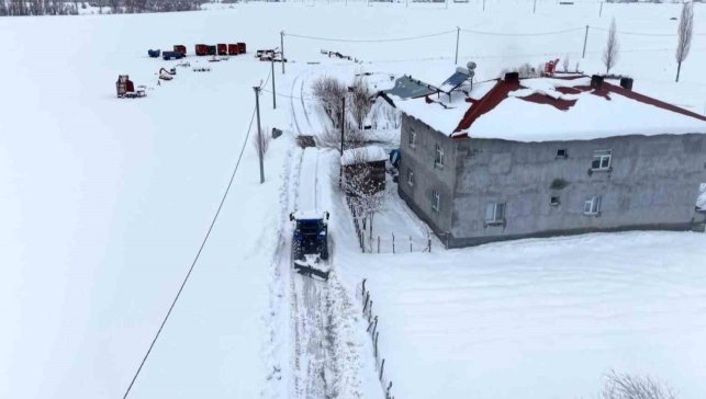 Muş’ta örnek dayanışma: Muhtar Nasır Balkaya 7 yıldır gönüllü kar temizliyor