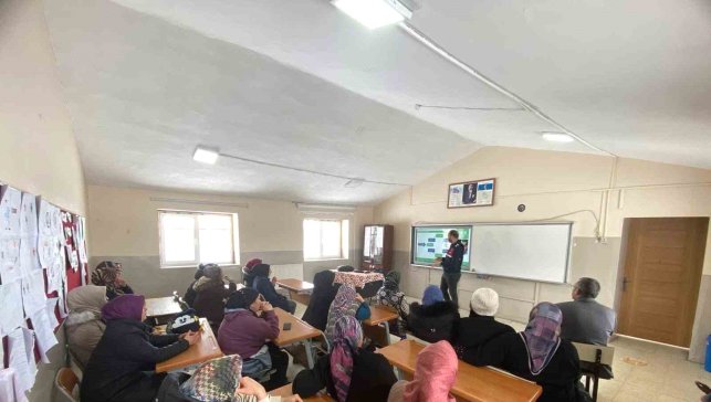 “En İyi Narkotik Polisi Anne” projesi Akyaka’da: Anneler uyuşturucuya karşı bilinçlendirildi