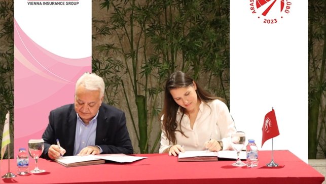 Aras Kargo Kadın Voleybol Takımı'nın resmi sponsoru Viennalife oldu