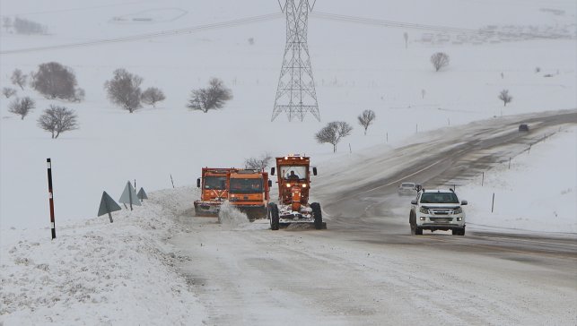 Elazığ, Siirt, Şırnak, Batman ve Bingöl'de 209 yerleşim yerine ulaşım sağlanamıyor
