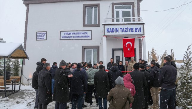 Gürpınar'da Kadın Taziye Evi ve Kur'an Kursu binasının açılışı yapıldı
