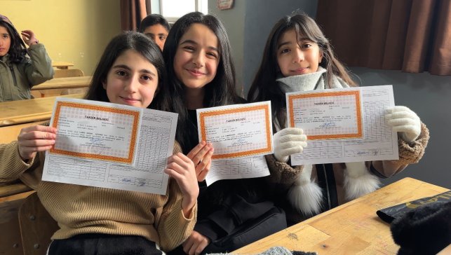 Yüksekova'da 30 bin öğrenci yarıyıl tatiline girdi