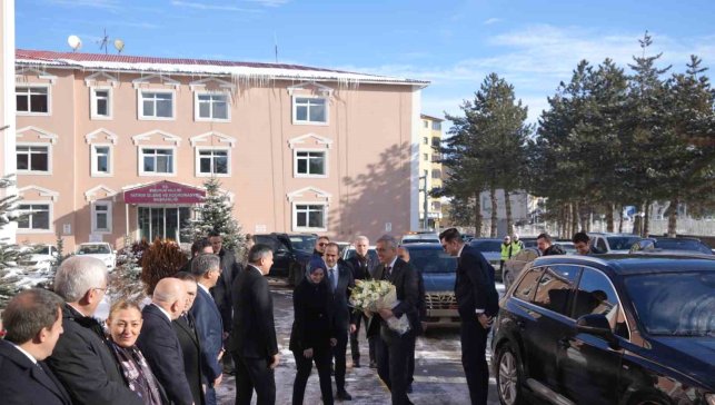 Bakan Memişoğlu: "Sağlık hizmetlerinin daha iyi olması için neler yapacağımızı yerinde değerlendirmek için buradayız"