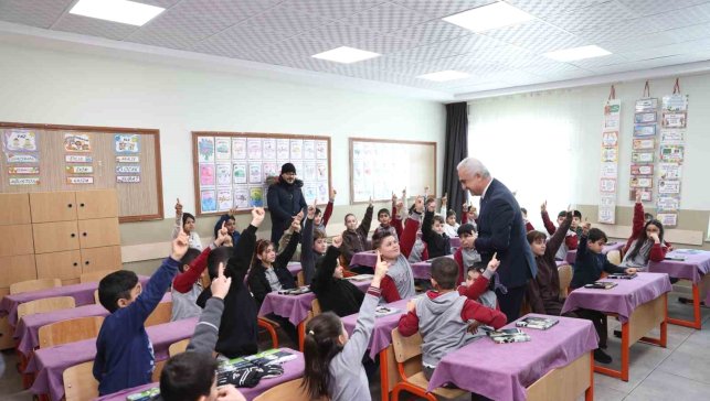 Muş'ta 96 bin 800 öğrenci karne sevinci yaşadı